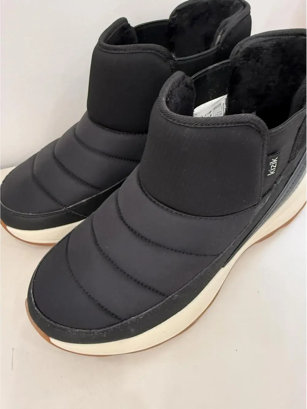 Kizik Black Slip-On Casual Shoes with White Sole Juno 2 Size 10